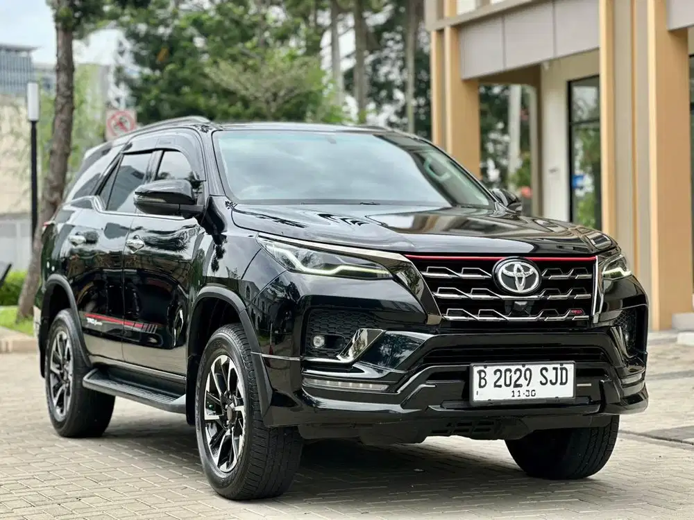 [LOW KM] Toyota Fortuner VRZ TRD Diesel AT 2017
