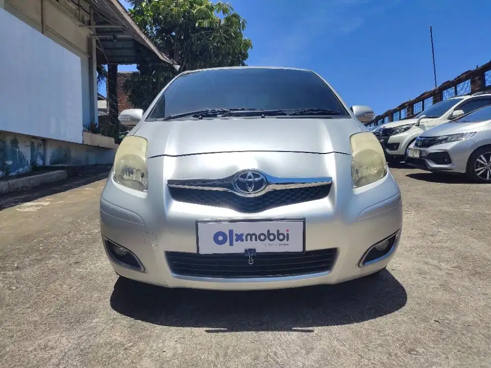 TDP 5,JT, Toyota Yaris 1.5 E Bensin-MT Silver 2012