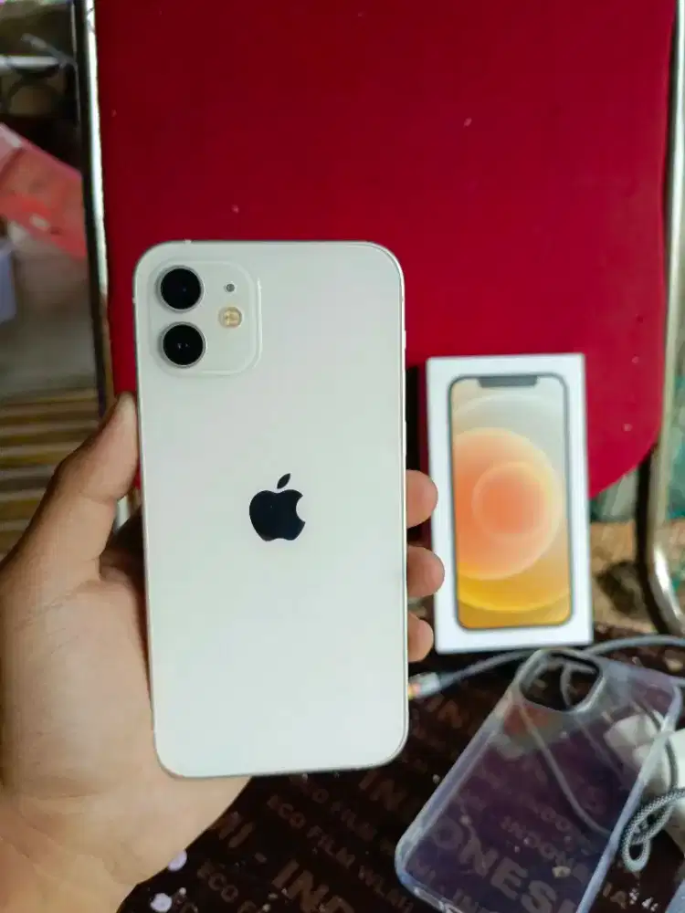 iPhone 12 64 white