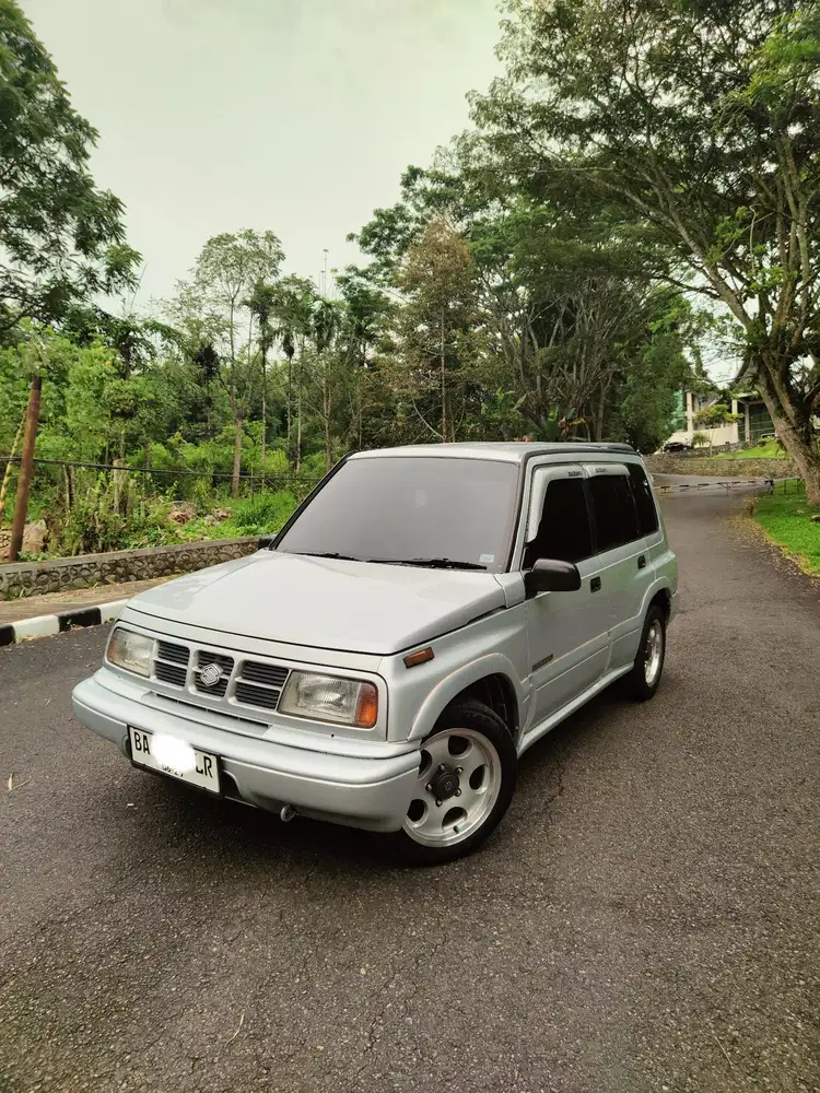 Suzuki Escudo 1999 Bensin