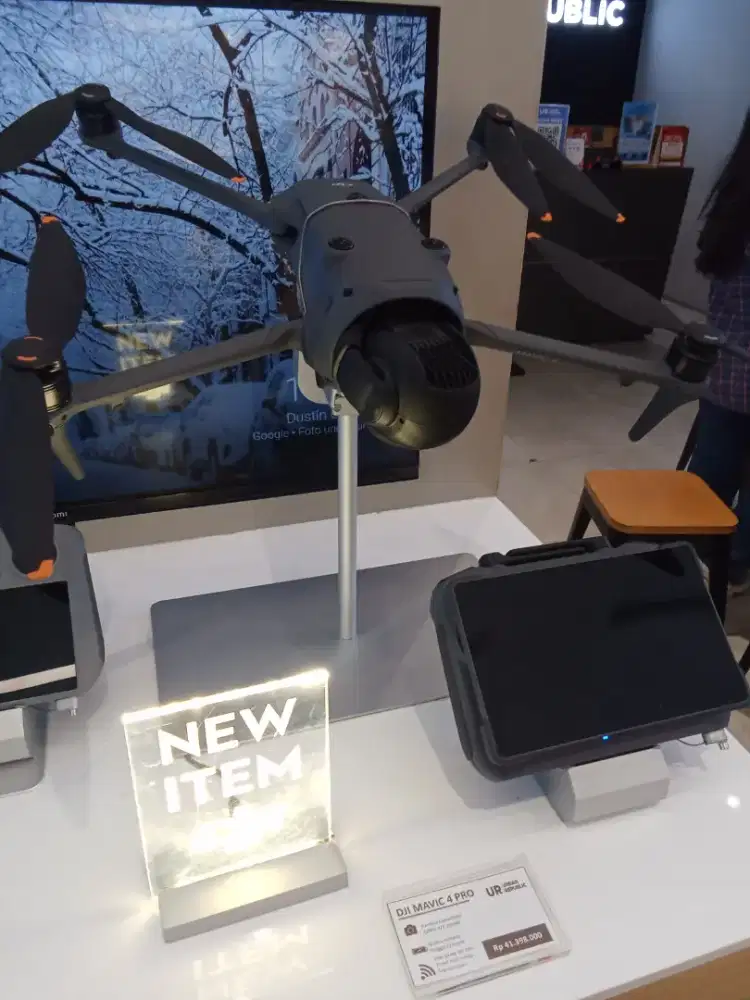 DJI MAVIC 4 PRO FLY MORE COMBO RC2