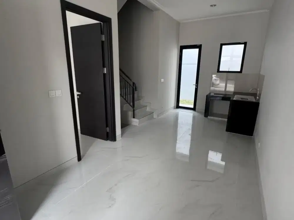 Disewakan Rumah di Cluster Kuningan Village PIK 2, Type Carnelian, Uk.6x15m2, Brand New