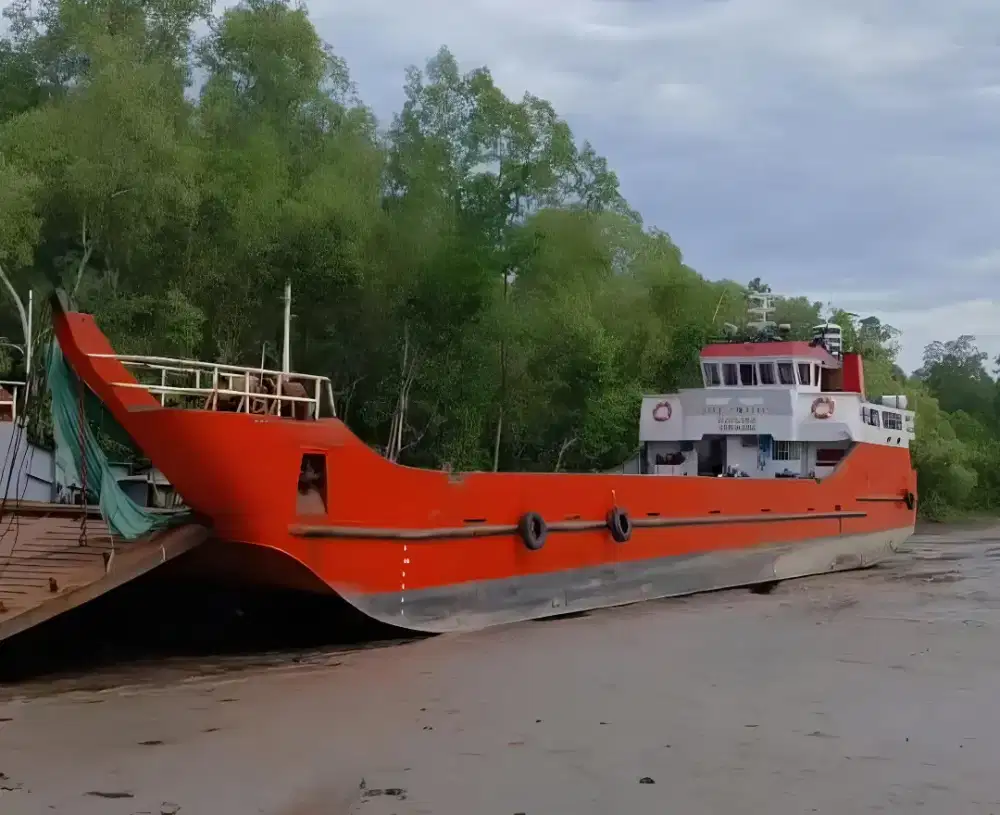 Jual Kapal LCT 300 DWT Tahun 2012