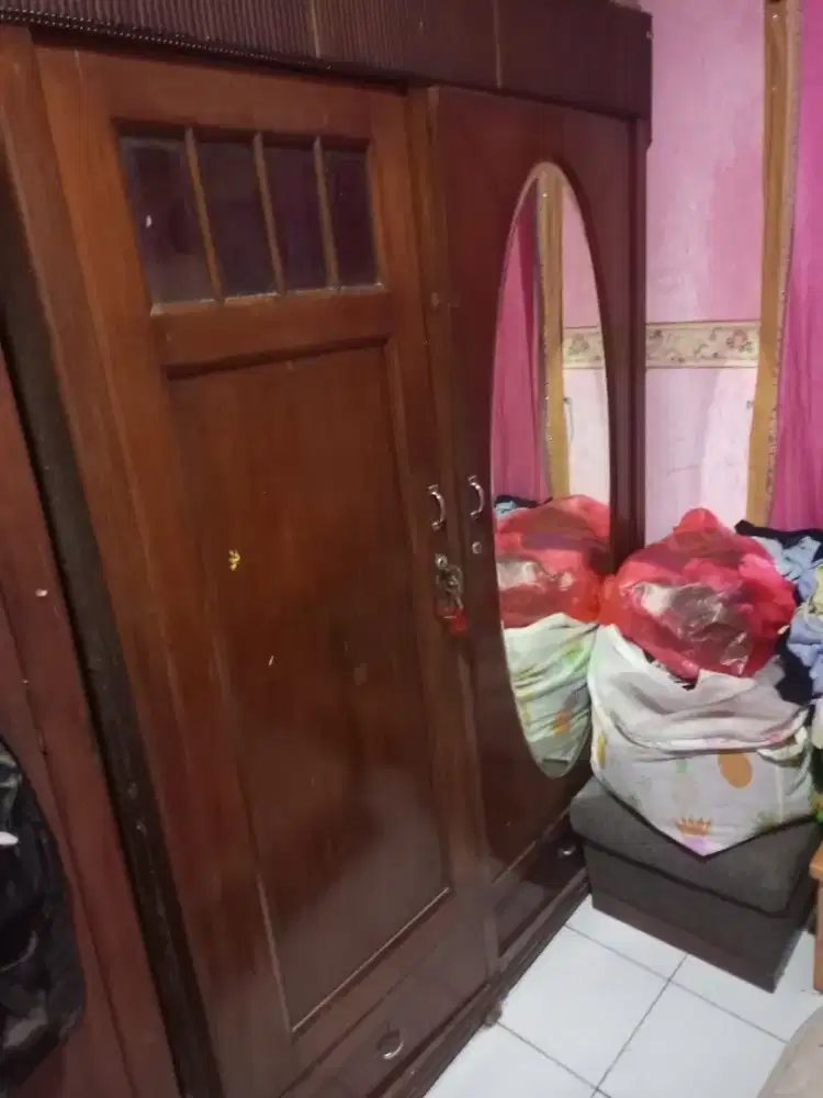 Lemari Dan Buffet antik