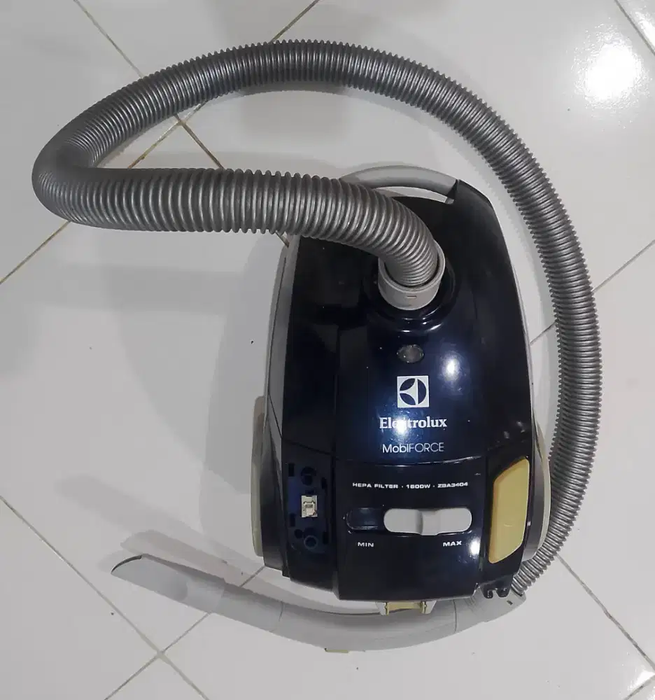 Vacum cleaner Electrolux MobiFORCE ZBA3404