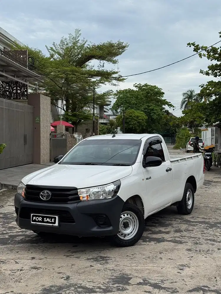 TOYOTA HILUX SC 2.4 M/T 2020