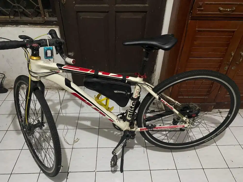 Frame KHS alite 2000 convert gravel size M