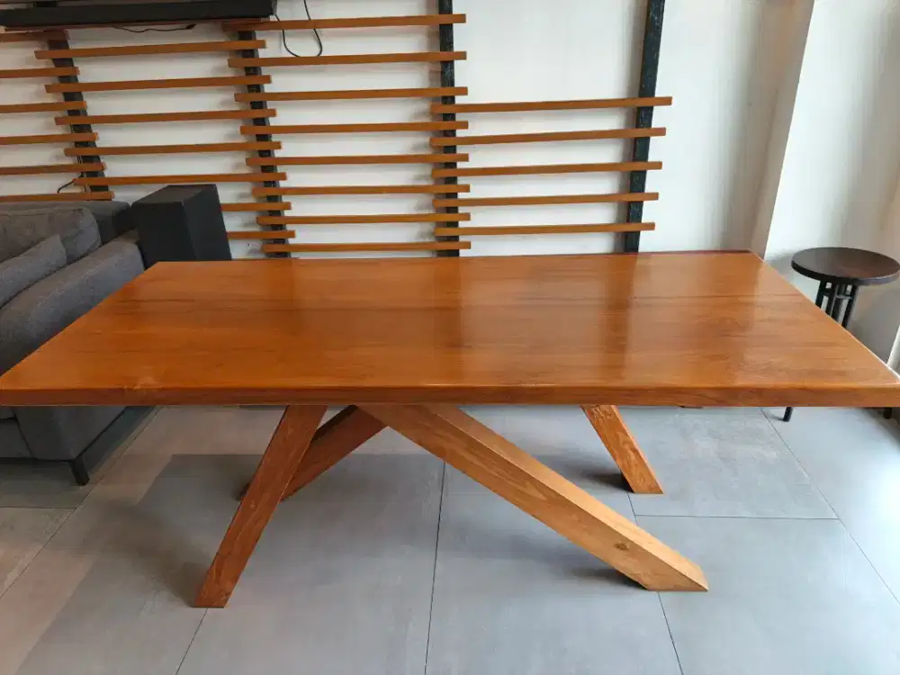 Dijual meja kayu cocok untuk kantor / cafe