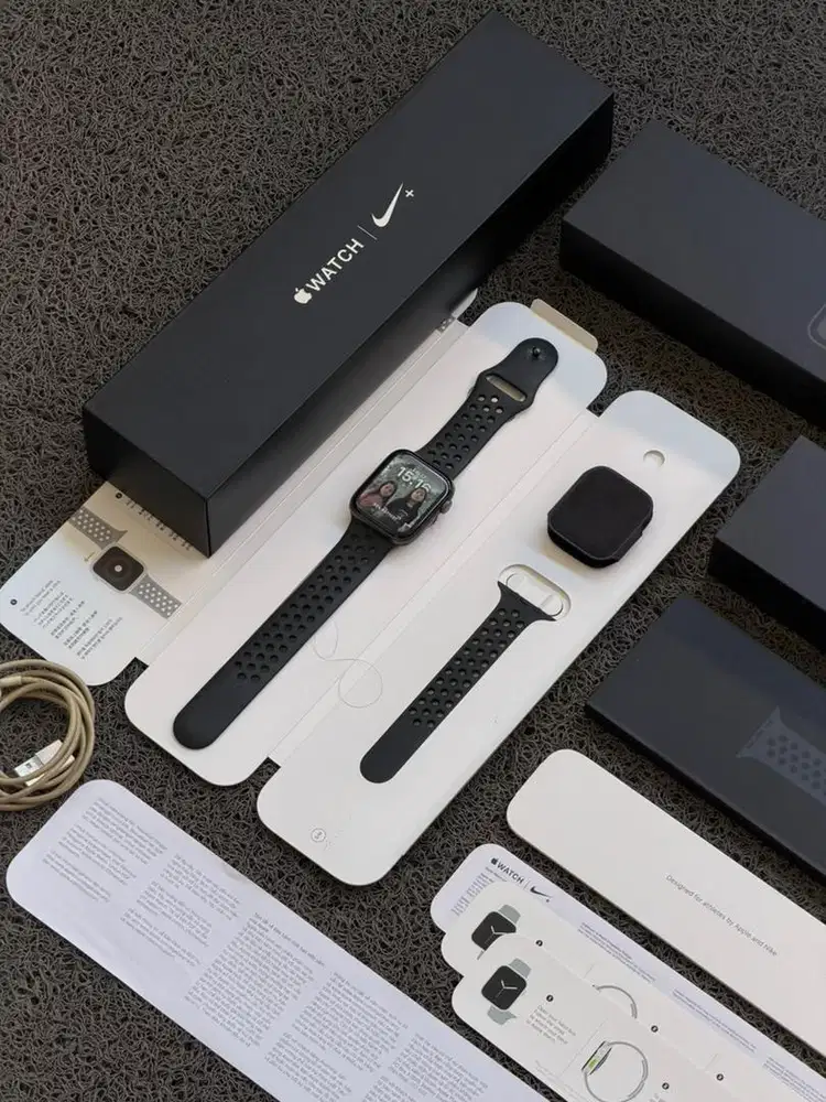Apple Watch 4 44mm Nike Fullset Original