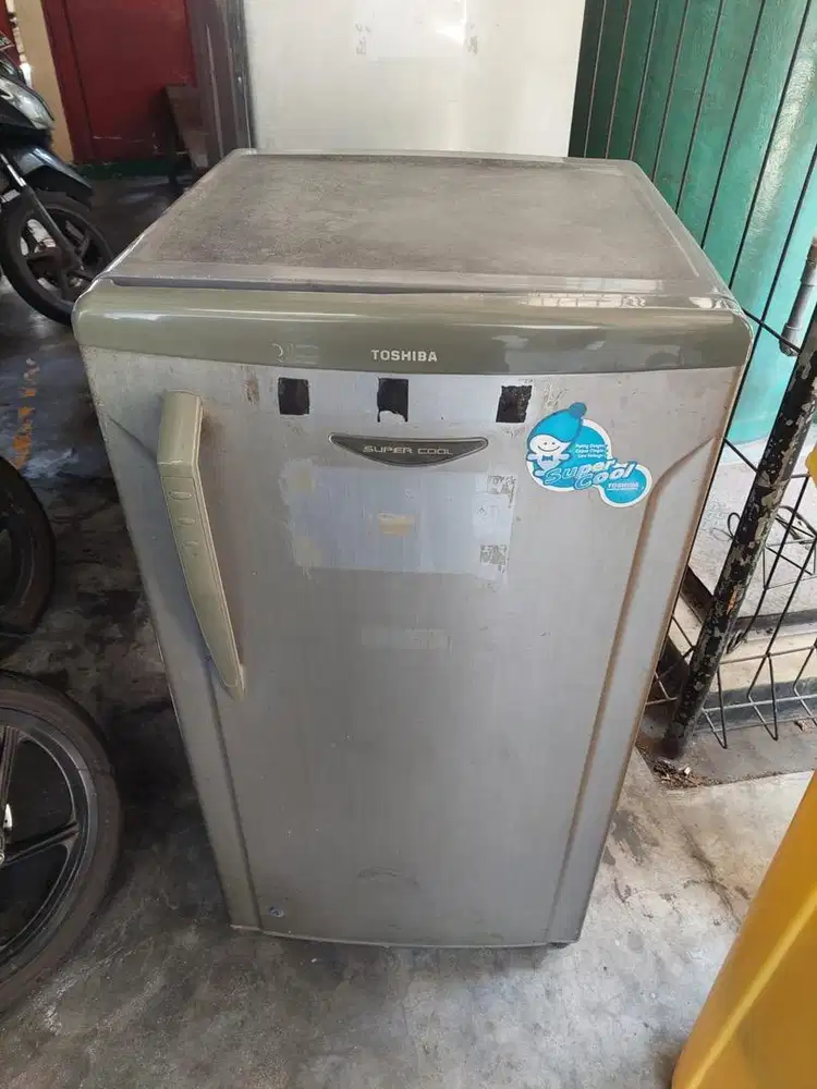 Freezer toshiba 4rak normal