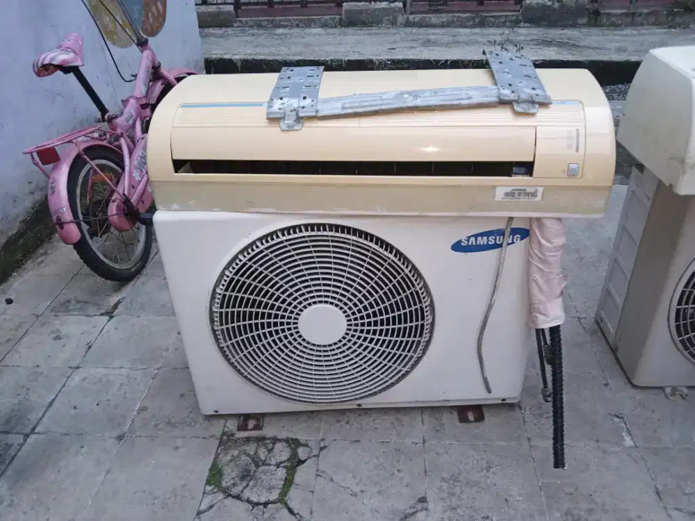 AC 1/2 pk freon r22 model lama