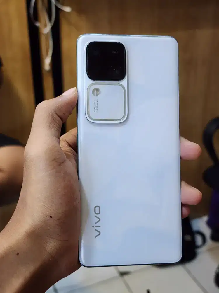 Vivo v30 5G 12/512 fullset ori