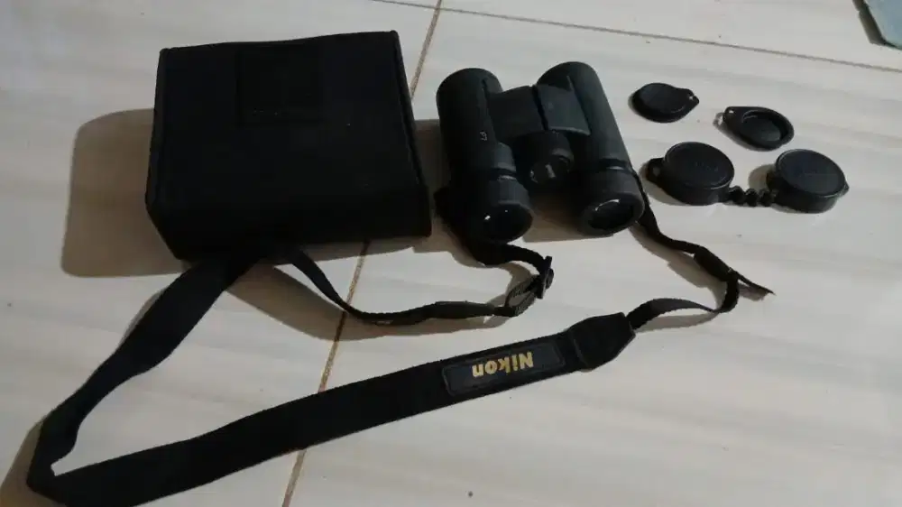 Nikon P7 Binocular 8x30