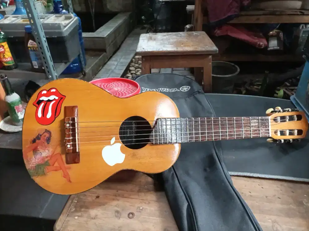 Gitar Yamaha GL1 Original Guitalele senar 6 Nilon