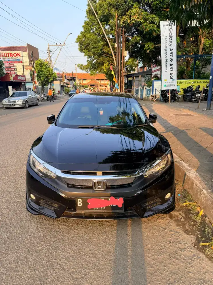Civic Turbo ES Sedan Pemakaian Pribadi Bukan Showroom