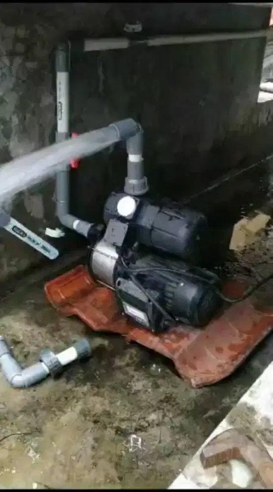 Ahli bidang tandon pompa air