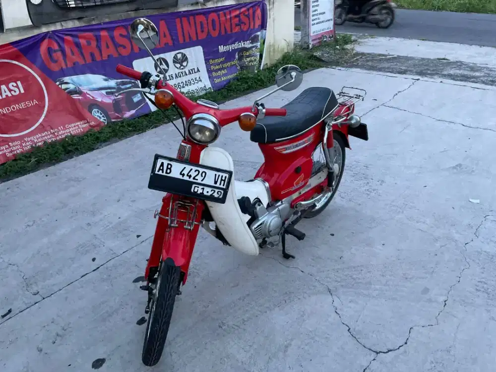 Honda C70 pitung tahun 1976