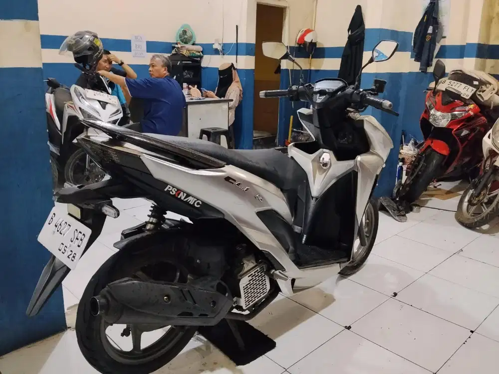 dijual honda vario led new 2018 pajak hidup super mulus 150cc