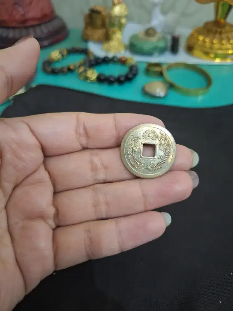 Koin tiongkok kuno 
Atau pis bolong 
Limited edition 
Barang terawat