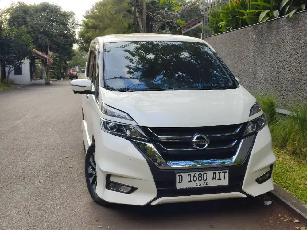 nissan serena HWS 2.0 at matic 2019 putih mulus bandung