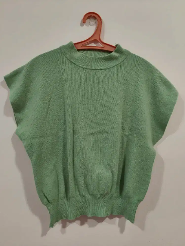 Atasan rajut warna hijau
