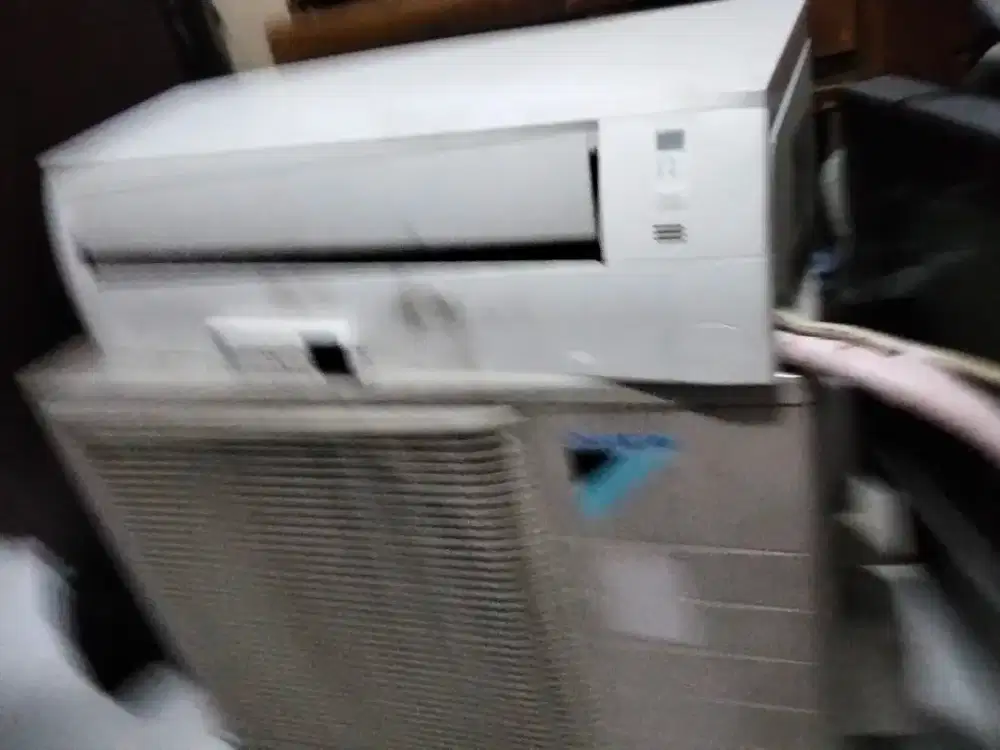 Ac split daikiin 2 pk tipe 18