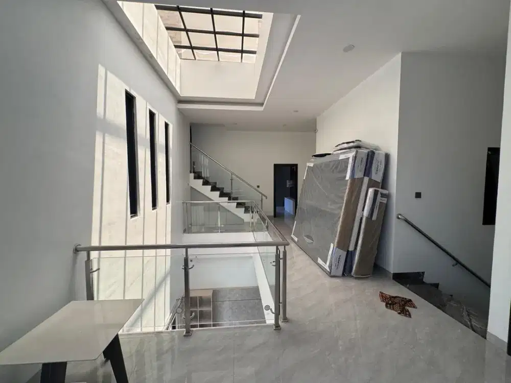 Rumah Hook 2,5 Lantai di Citra Garden 1 Ext – Fully Furnished, Solar Panel, SHM