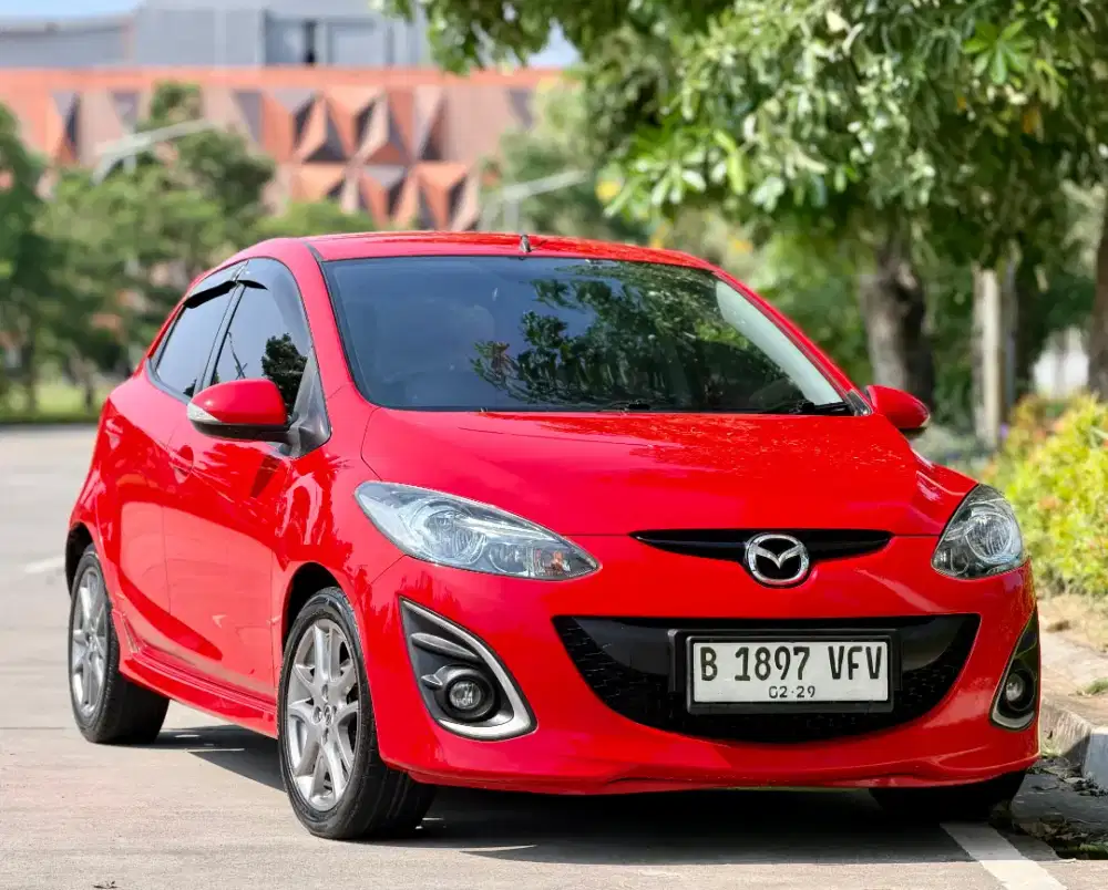DP 10jt! Mazda 2 R Matic 2014 Hatchback Antik Spt Baru!!