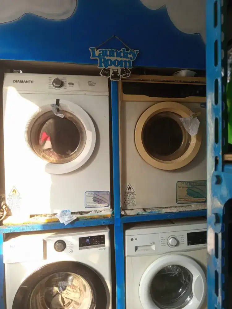 D.jual usaha laundry smua dan isi nya. Tinggal lanjutin aja
