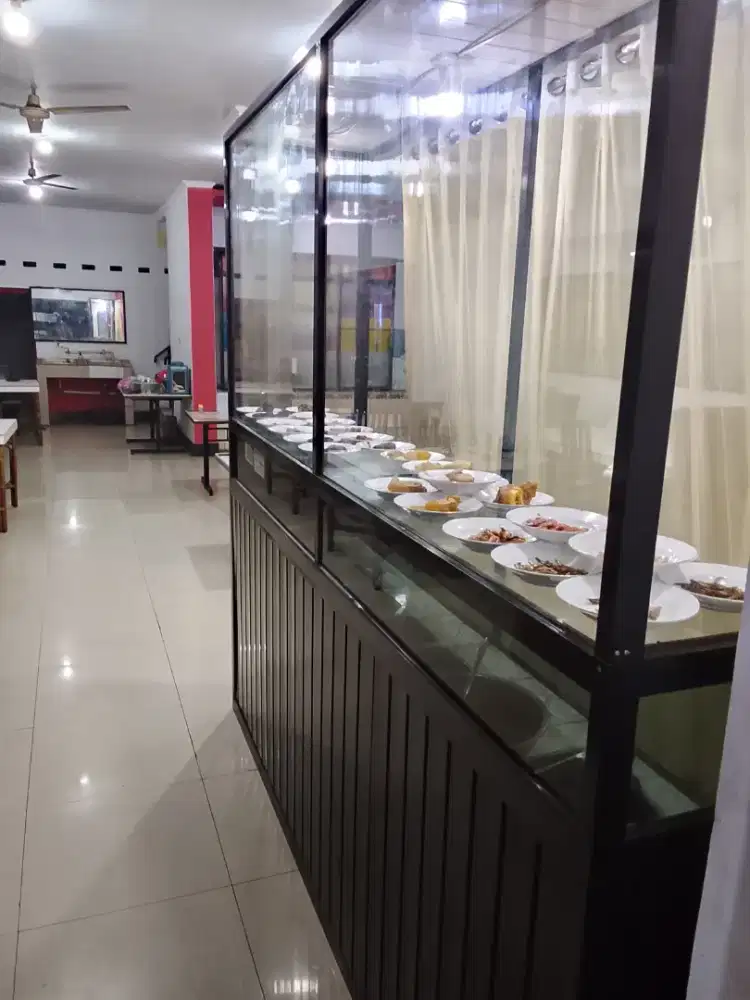 Karyawan Rumah Makan