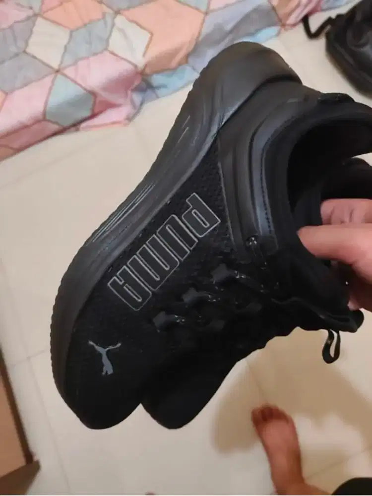 Puma softride hitam 42