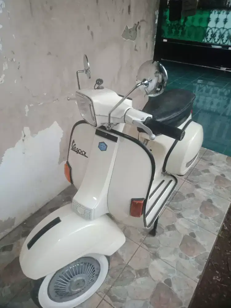 Vespa px putih cantik