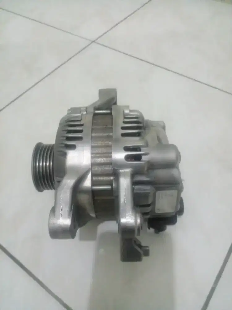 Altenator Toyota Calya