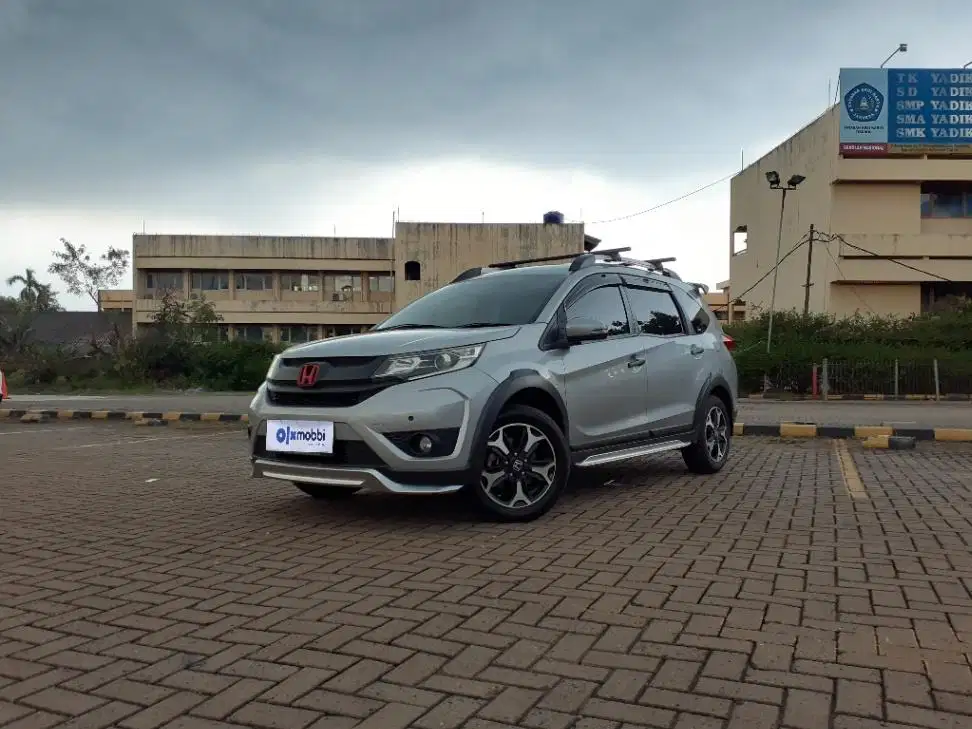 TDP 8,JT, Honda BR-V 1.5 E Prestige Bensin-AT Abu 2016