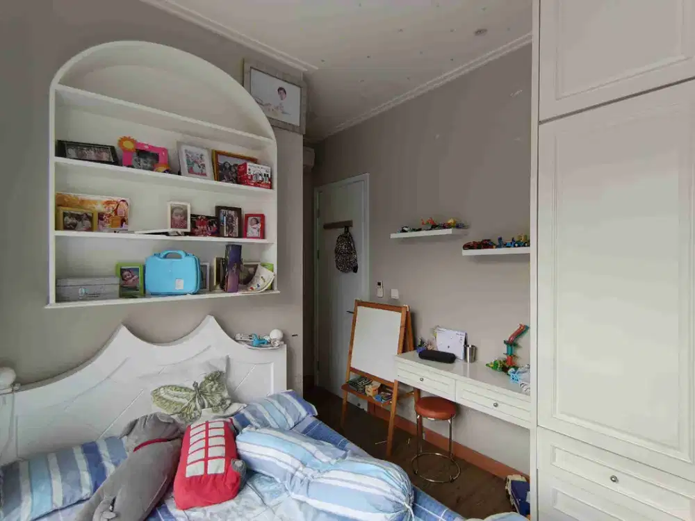 Dijual cepat rumah 2 lantai cantik mewah siap huni di Sedayu City Cluster Eropa type London Kelapa Gading