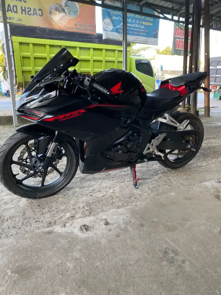 Cbr 2023 rr istimewa mulus siap pakai