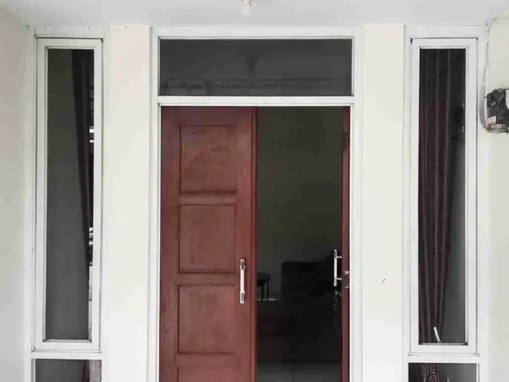 Rumah dan 2 Kios Cuma 640 JT Dekat GOR Pakansari