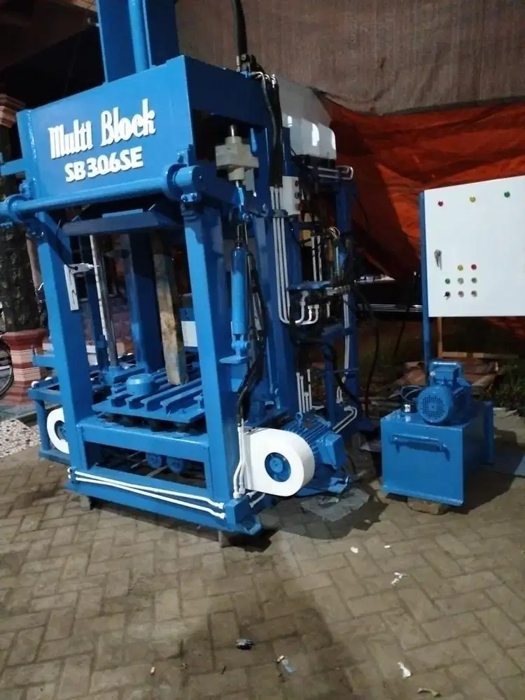 Mesin paving Multiblok 306 SE