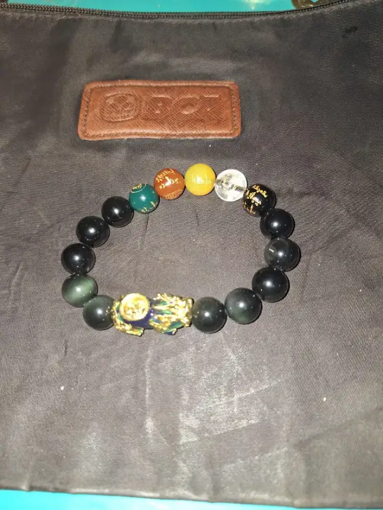 Gelang branded 
Pixiu gelang fashion 
Limited edition 
Barang terawat