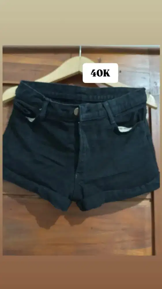 Preloved celana pendek