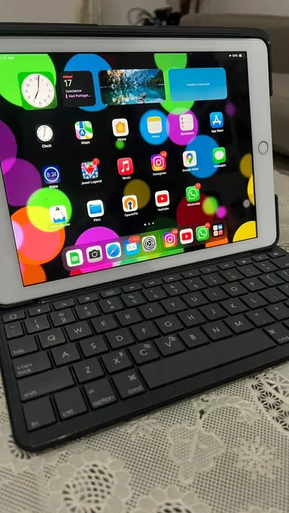 IPad6, 9.7 inch second original, 32 GB WiFi Only, keyboard Logitech