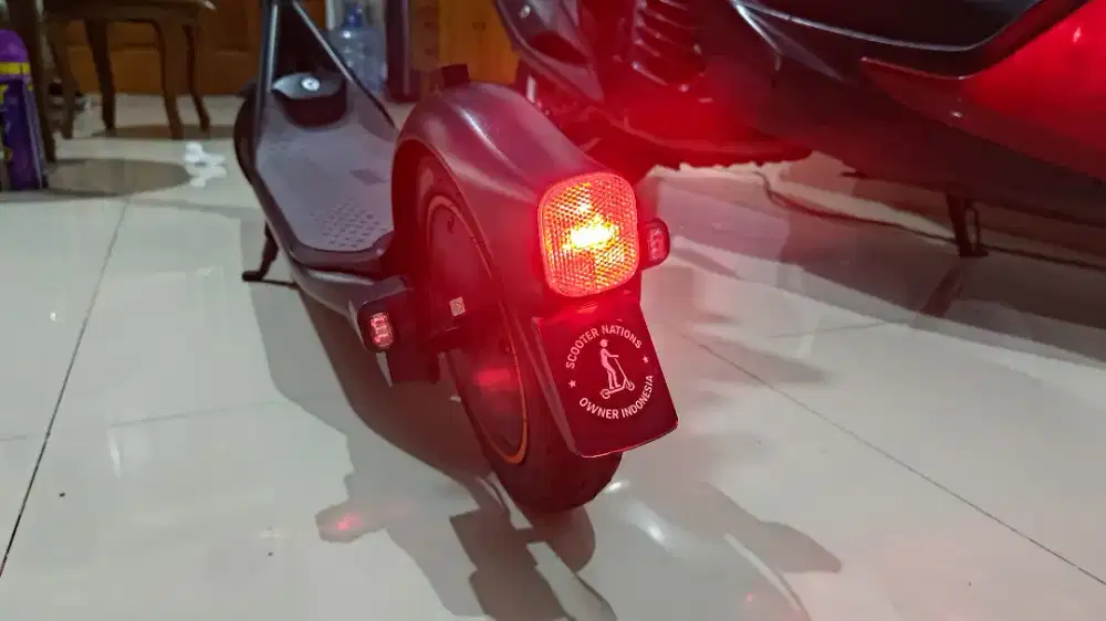Segway Ninebot F65U - Electric Scooter