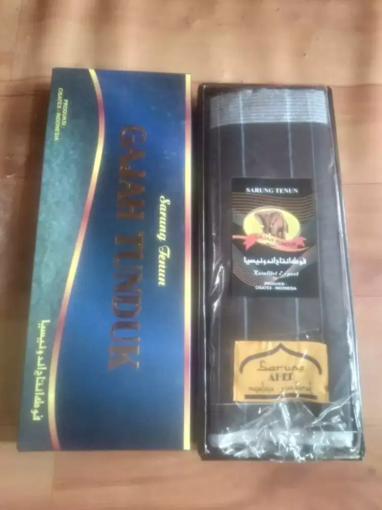 Sarung kondisi masih baru