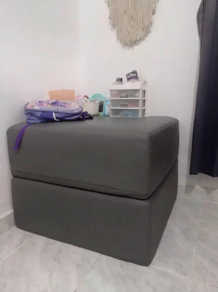 Jual Sofa Bed Abu-abu Tua Mulus Masih bagus