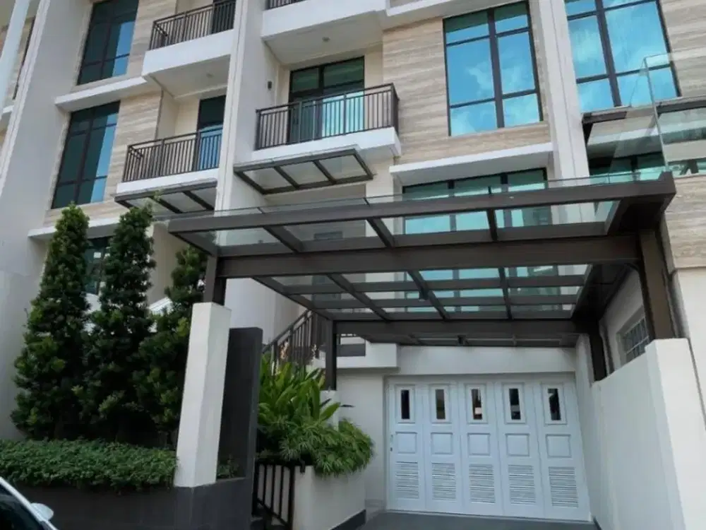 DIJUAL Cepat !!!TOWNHOUSE MEWAH 4 LANTAI – Pondok Indah Jakarta Selatan