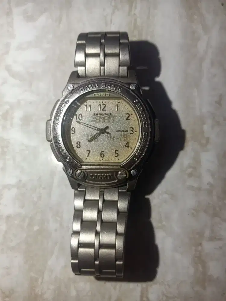 Jam tangan klasik Casio tipe twinceft abx 69