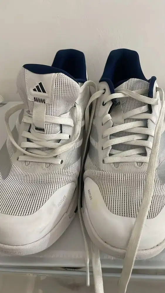 sepatu padel adidas lightstrike 2.0