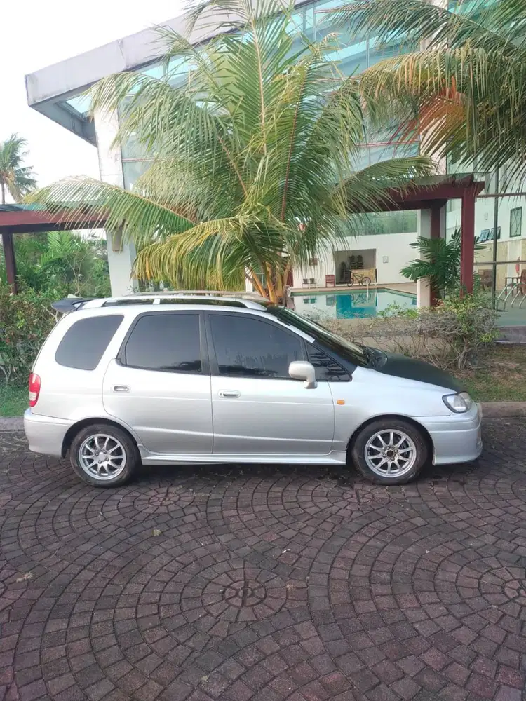 Toyota Corolla tahun 1999 pajak hidup