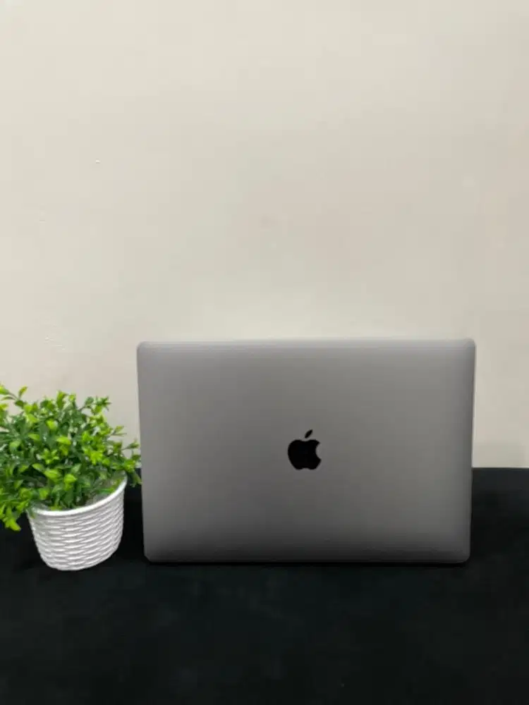 MacBook Air 2019 13inch 8/256 Core i5 kelengkapan Unit + Charger Ori