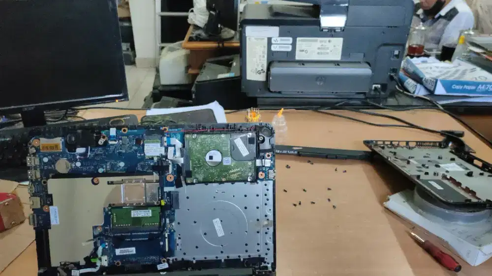 Jasa service komputer dan laptop